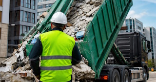 Вывоз строительного мусора в Кумертау: услуги лицензированной компании — ПроМусор